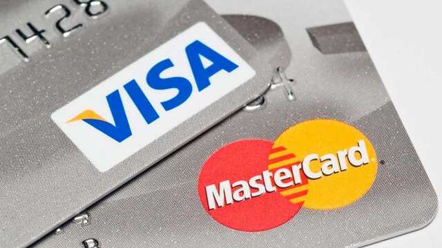 Оформление Mastercard и Visa в зарубежных банках превратилось в аферу