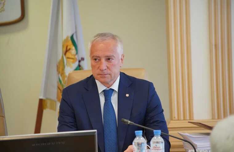 Владимир Мазур делает ставку на культурные проекты и поддержку церкви, чтобы продлить своё губернаторство